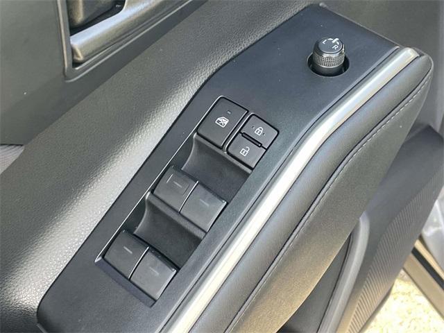 used 2024 Toyota Highlander car, priced at $37,499