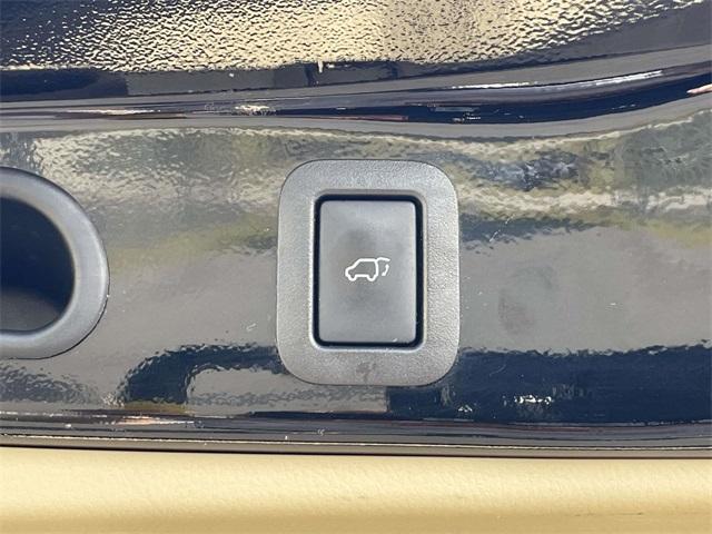 used 2015 Toyota Highlander car, priced at $15,900