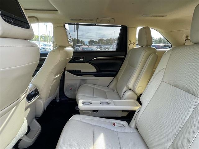 used 2015 Toyota Highlander car, priced at $15,900