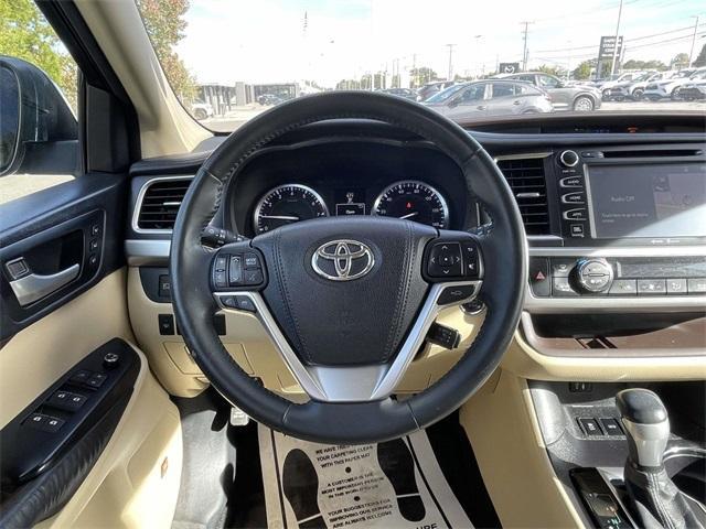 used 2015 Toyota Highlander car, priced at $15,900