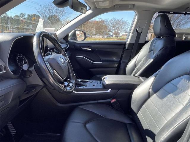 used 2021 Toyota Highlander car, priced at $30,392