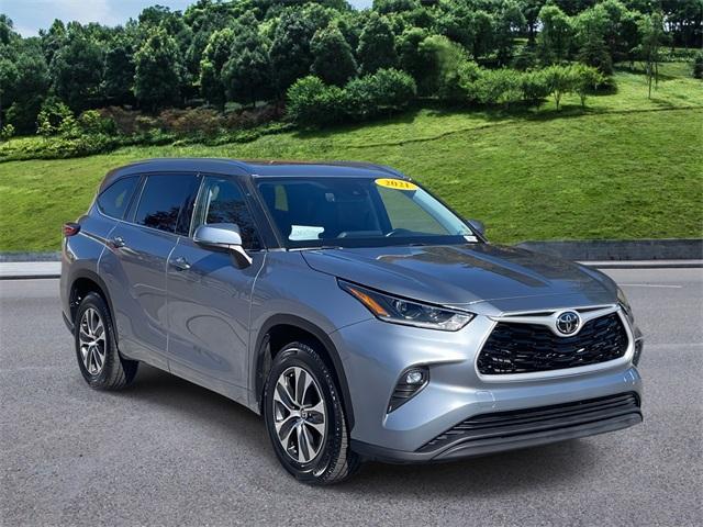 used 2021 Toyota Highlander car, priced at $30,392