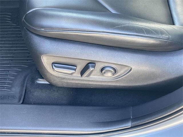 used 2021 Toyota Highlander car, priced at $30,392