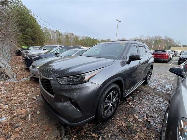 used 2023 Toyota Highlander Hybrid car, priced at $38,104