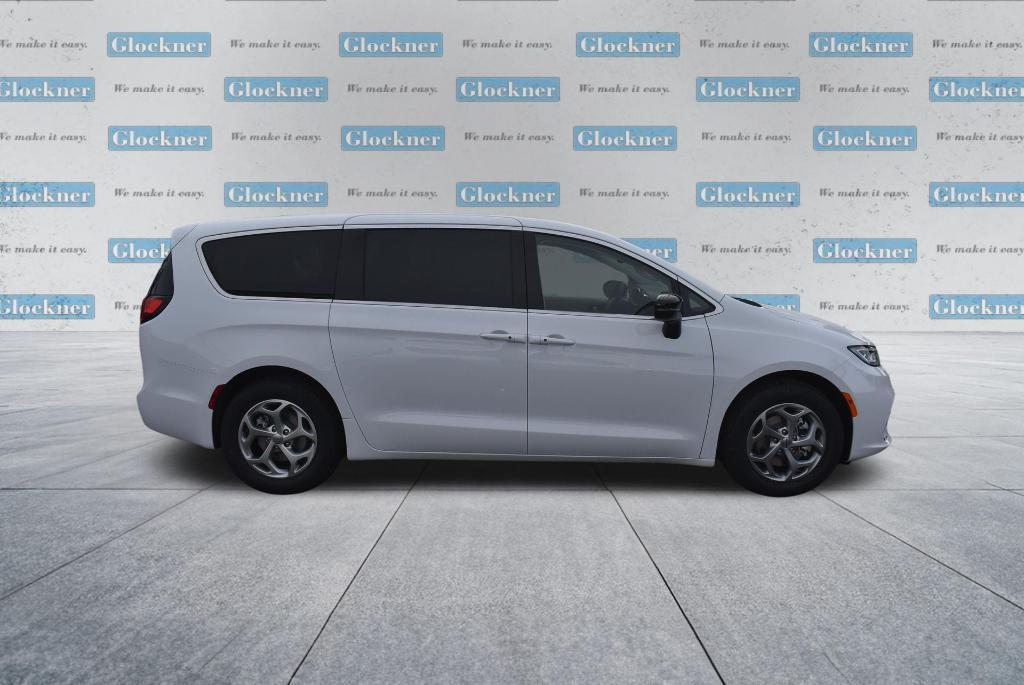 new 2024 Chrysler Pacifica car, priced at $48,059