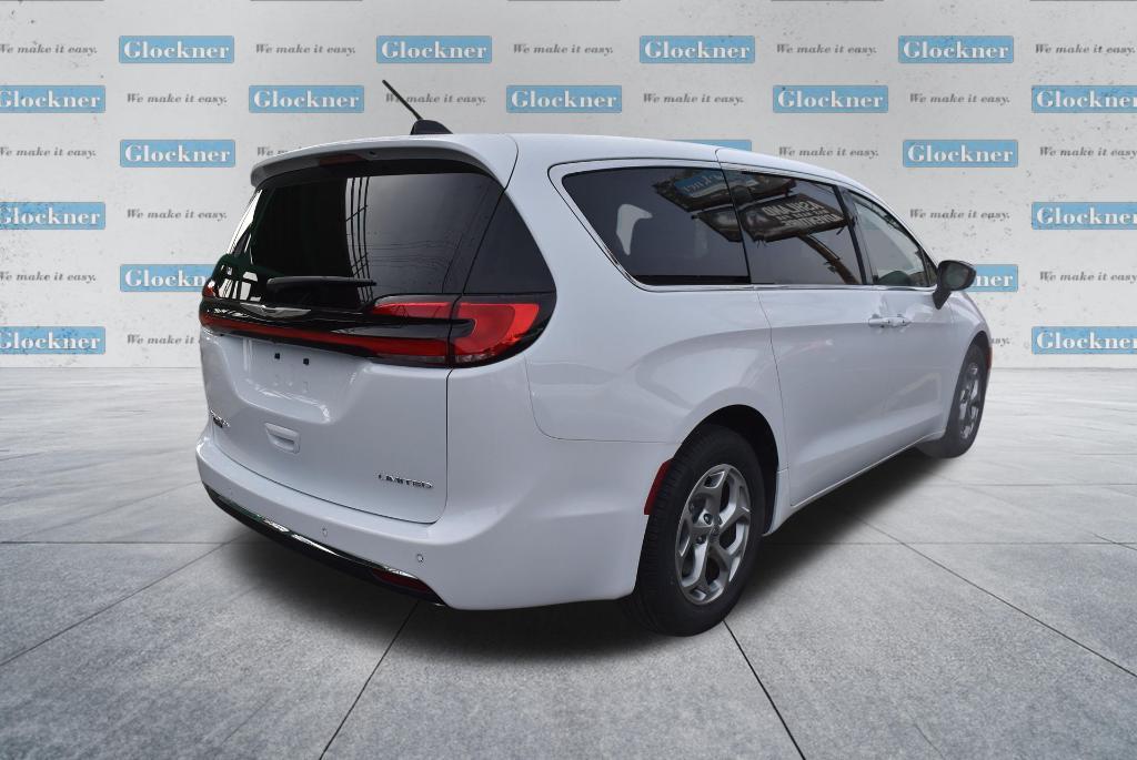 new 2024 Chrysler Pacifica car, priced at $49,612