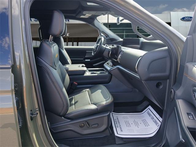 new 2025 Ford Expedition car, priced at $83,945