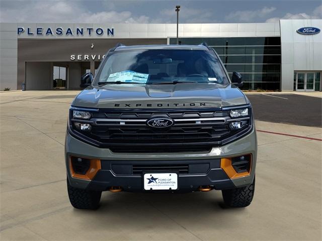 new 2025 Ford Expedition car, priced at $83,945