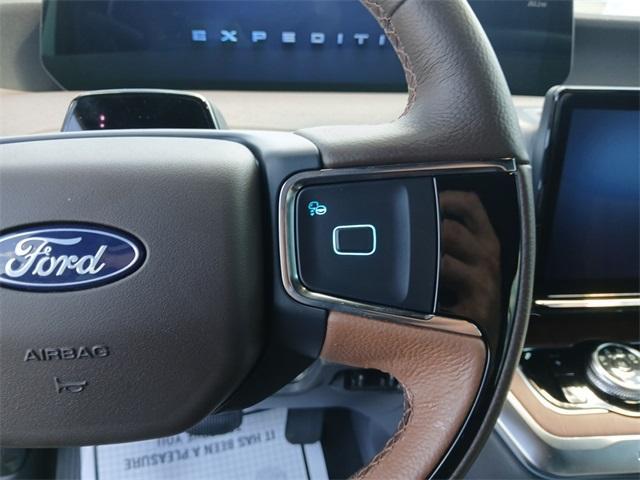 new 2025 Ford Expedition car, priced at $84,923