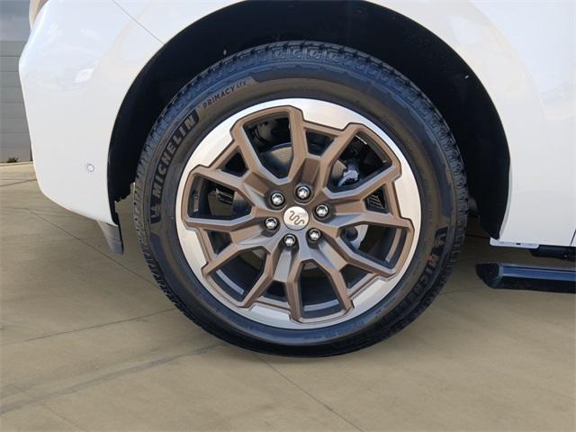 new 2025 Ford Expedition car, priced at $84,923