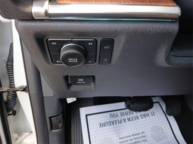 new 2025 Ford Expedition car, priced at $84,923