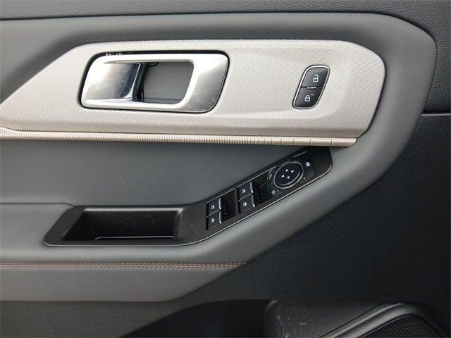 new 2025 Ford Explorer car, priced at $40,350