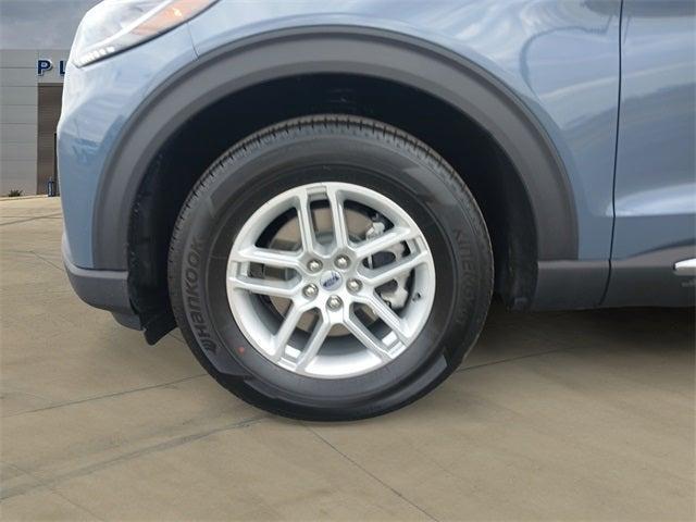 new 2025 Ford Explorer car, priced at $40,350