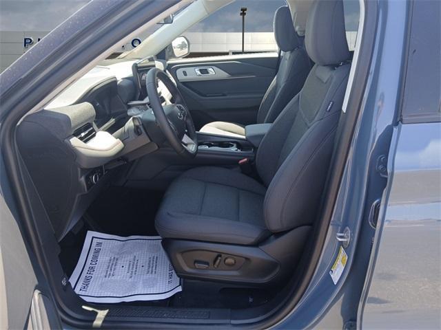 new 2025 Ford Explorer car, priced at $40,588