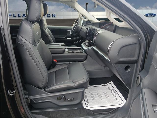 new 2025 Ford Expedition car, priced at $76,945