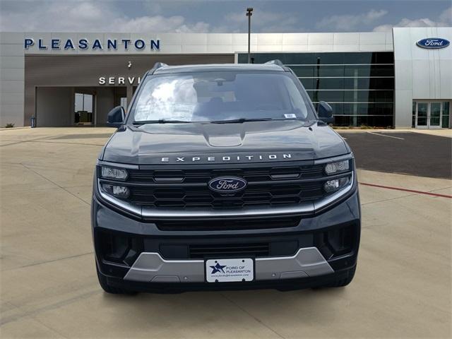 new 2025 Ford Expedition car, priced at $76,945