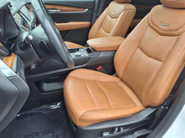 used 2023 Cadillac XT5 car, priced at $32,995