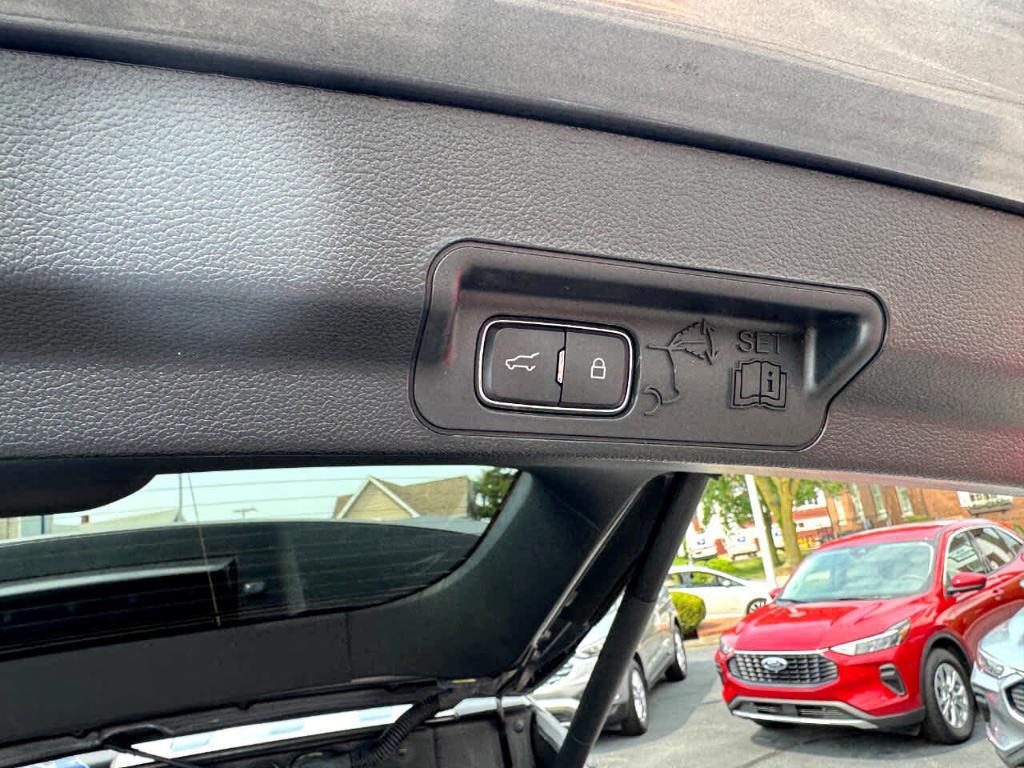 used 2023 Ford Explorer car, priced at $33,900