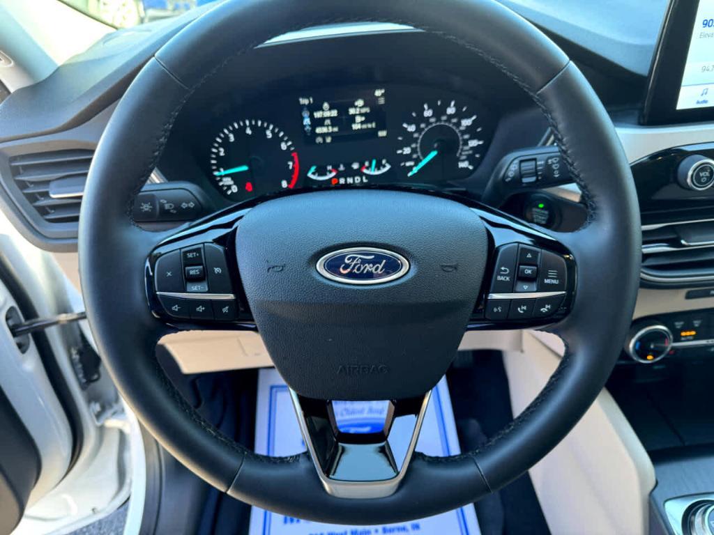 used 2022 Ford Escape car, priced at $24,900