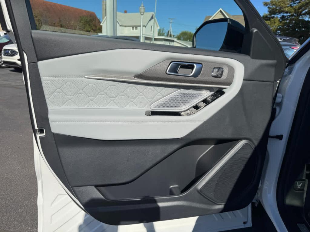 new 2025 Ford Explorer car, priced at $60,795