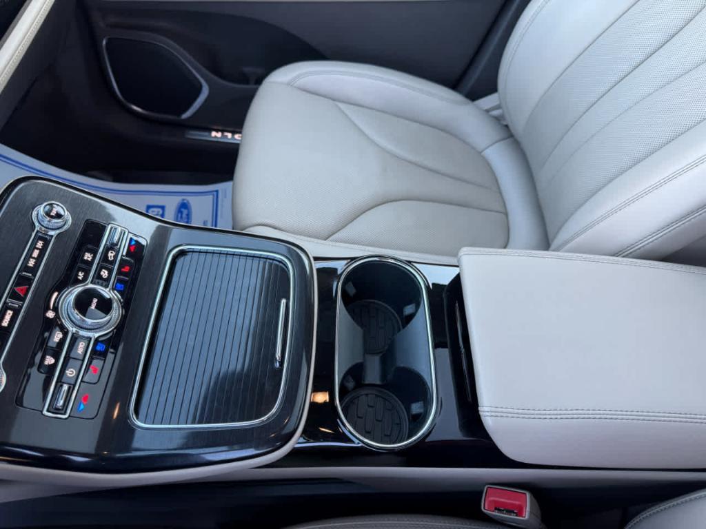 used 2022 Lincoln Nautilus car, priced at $35,500