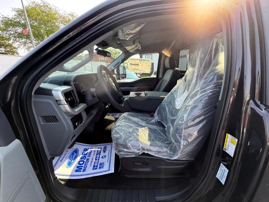 new 2025 Ford F-250 car, priced at $55,825