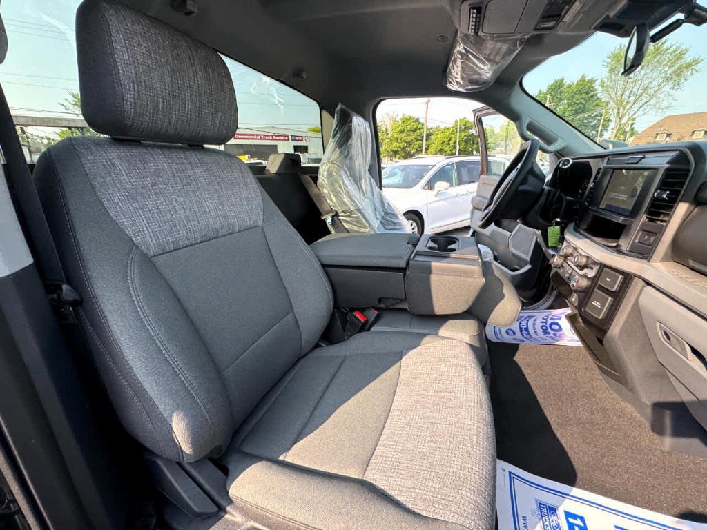 new 2025 Ford F-250 car, priced at $55,825