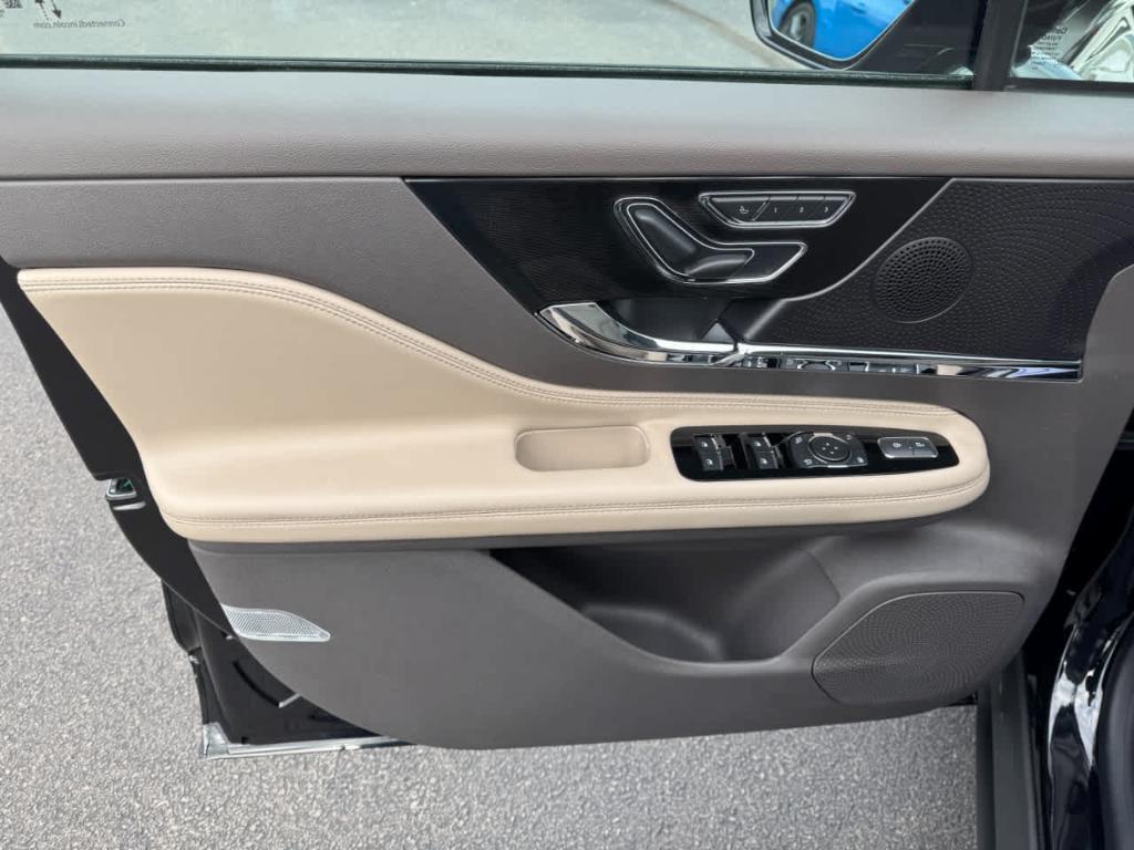 used 2023 Lincoln Corsair car, priced at $35,900