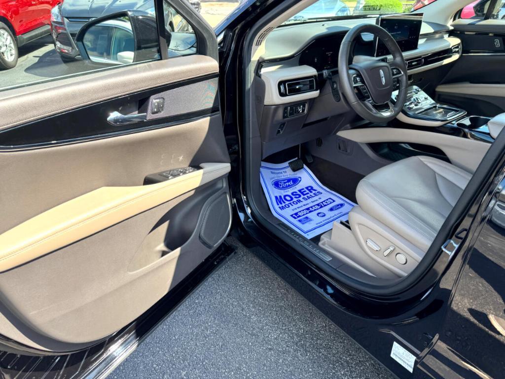 used 2022 Lincoln Nautilus car, priced at $29,900