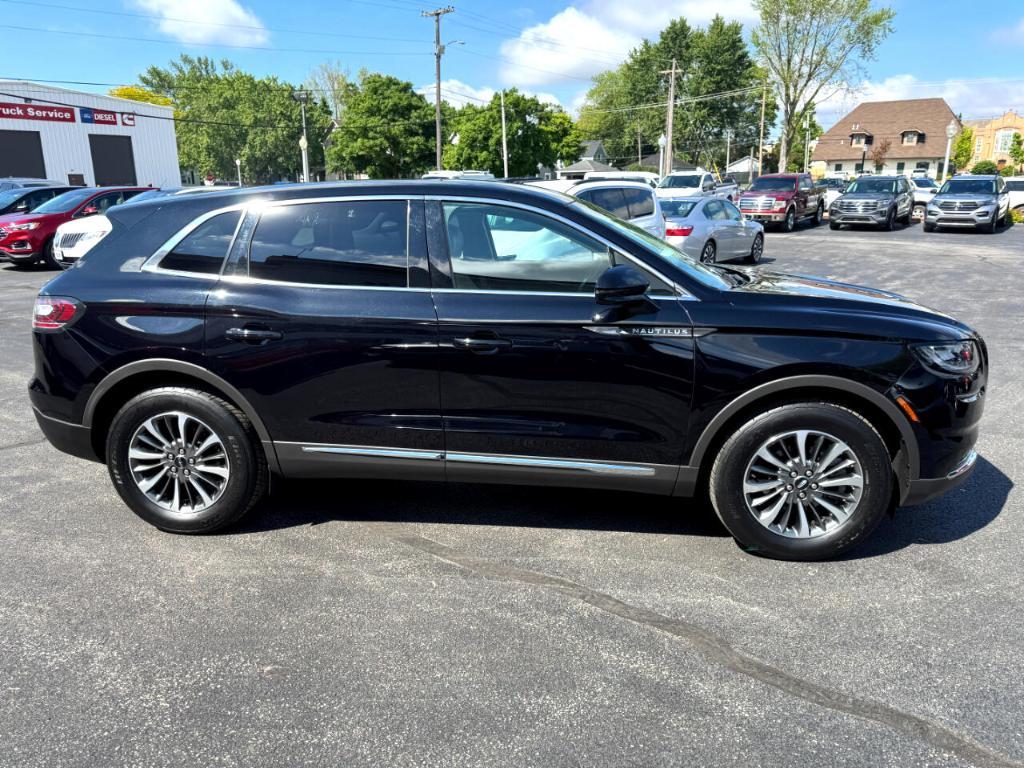 used 2022 Lincoln Nautilus car, priced at $29,900