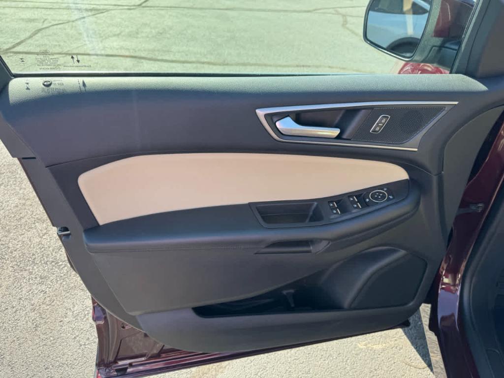 used 2024 Ford Edge car, priced at $27,500