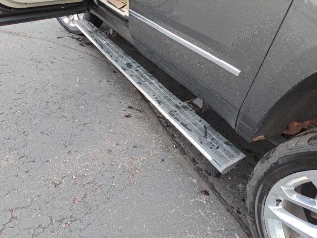 used 2019 GMC Yukon XL car, priced at $33,999