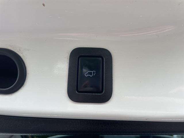 used 2015 Toyota Highlander car, priced at $13,244