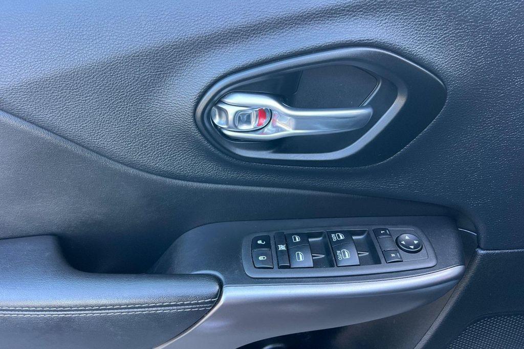 used 2022 Jeep Cherokee car, priced at $20,981
