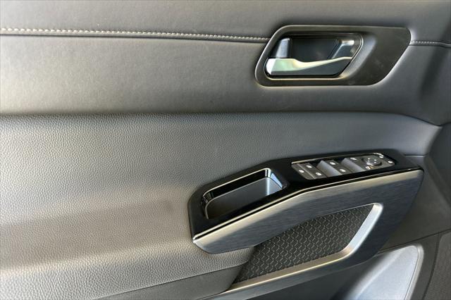 new 2025 Nissan Pathfinder car, priced at $46,010