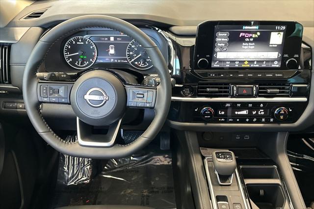 new 2025 Nissan Pathfinder car, priced at $46,010