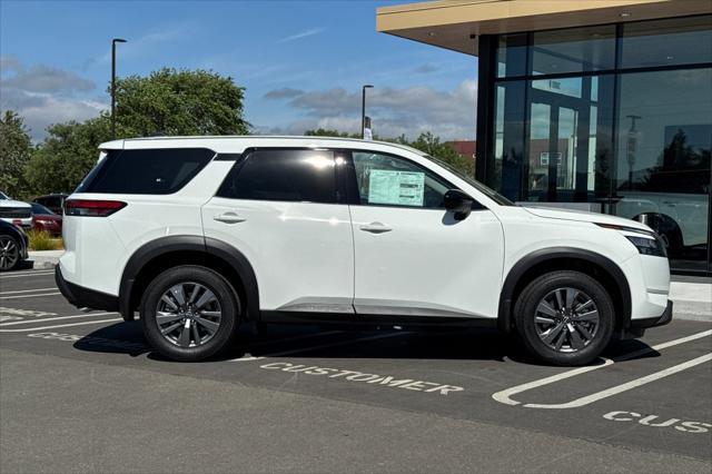 new 2025 Nissan Pathfinder car, priced at $37,260