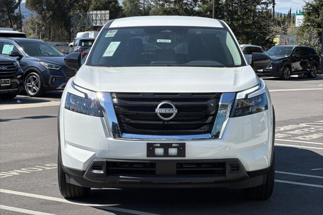 new 2025 Nissan Pathfinder car, priced at $37,260