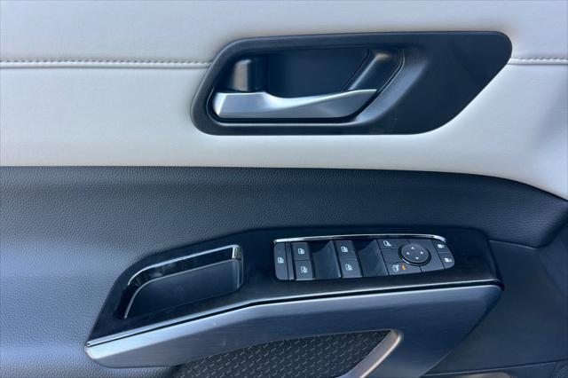 new 2025 Nissan Pathfinder car, priced at $48,005