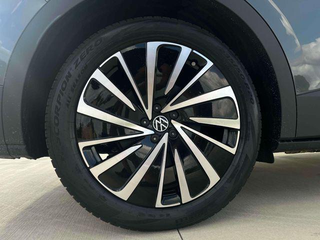 new 2024 Volkswagen ID.4 car, priced at $37,888