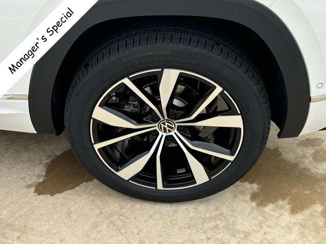 new 2025 Volkswagen Atlas Cross Sport car, priced at $52,623