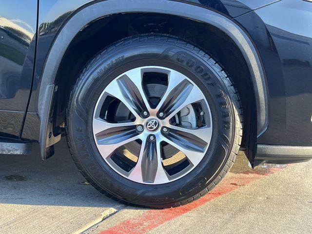used 2021 Toyota Highlander car, priced at $30,651