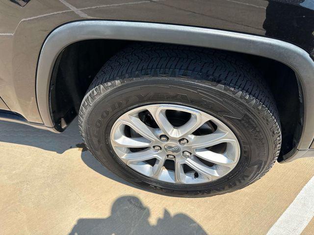 used 2016 Jeep Grand Cherokee car, priced at $10,990