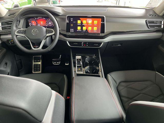 new 2025 Volkswagen Atlas car, priced at $45,077