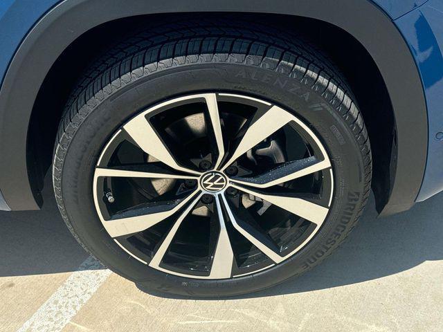 new 2025 Volkswagen Atlas car, priced at $52,470