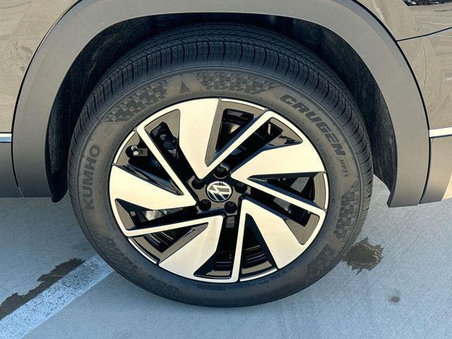 new 2025 Volkswagen Atlas car, priced at $47,033