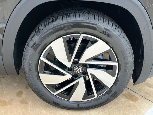 new 2025 Volkswagen Atlas car, priced at $46,533