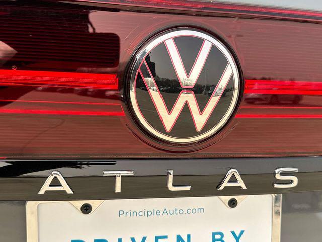 new 2025 Volkswagen Atlas car, priced at $46,680