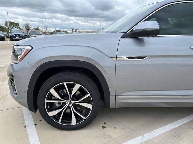 new 2025 Volkswagen Atlas car, priced at $52,470