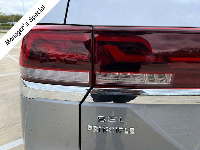 new 2025 Volkswagen Atlas car, priced at $51,971